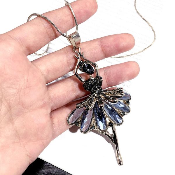 Chegada nova Rhinestone Boneca Pingente Neckalce Bonito Dos Desenhos Animados Dança Menina Camisola Cadeia Colar de Presente para o Amor Namorada de Alta Qualidade