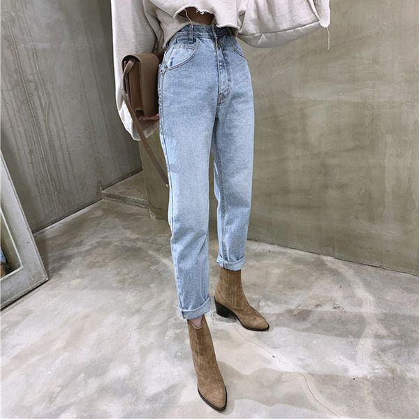 

spring/summer 2020 blue straight tube casual jeans for women with relaxed and relaxed high-waisted wash