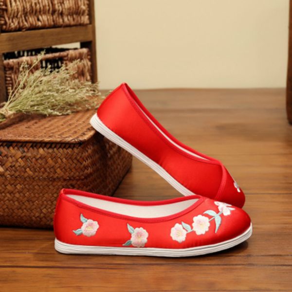 

embroidered women's causal shoes with cheongsam costume orange color chinese style flat hanfu old beijing embroidered cloth shoes show, Black
