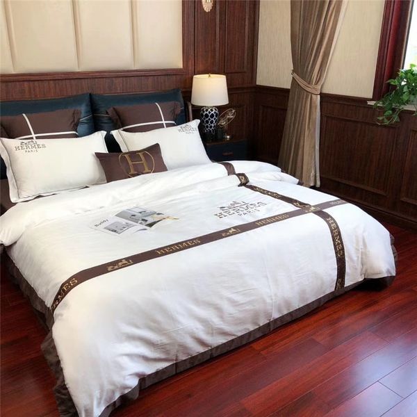 

brand h logo embroidery new bedding set cross stripes bedlinens duvet cover set pillow covers  king quilt high quality