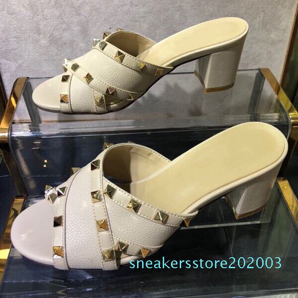 

2019 shoes imported leather goods fabric rivet elements decoration glamorous women hoof heels casual slides slipper dress sandals s03, Black