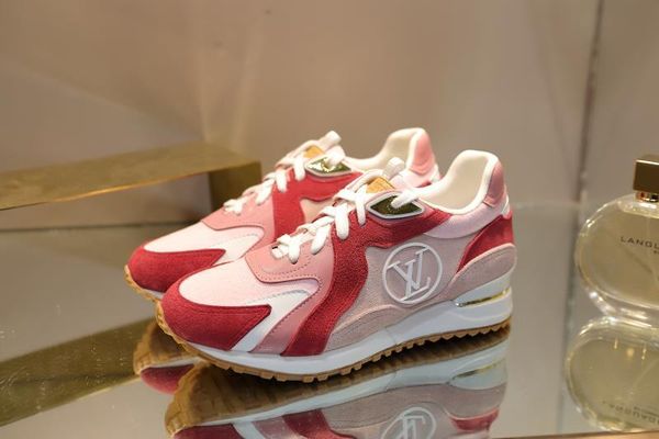 

2020 selling couple models comfortable breathable new sports casual shoes leather wild increased flat flat running shoes2