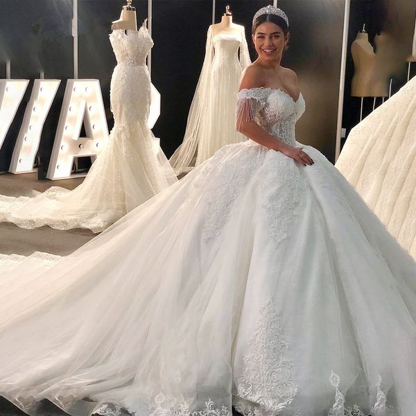 

2020 luxury ball gown wedding dresses vintage off shoulder lace appliqued plus size bridal gown robes de mariÃ©e, White