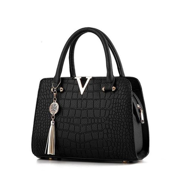 

woman fashion crocodile leather v letters designer handbags quality lady shoulder crossbody bags fringed messenger bag