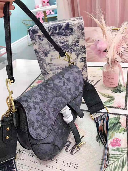 

New addle bag graffiti contract european and american fa hion clown color handbag de igner de ign leather handbag