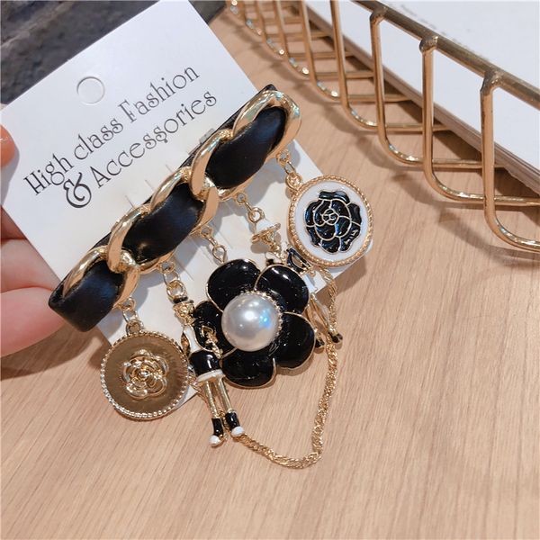 

fashion luxury chain tassel badge elegant camellia flower pearl pendant pin designer brooches for woman girls, Gray