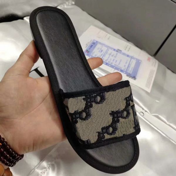 

2019 woman slippers slides summer shoes casual slippers solid hollow out women slides classic slippers size:35-41 with box 07, Black