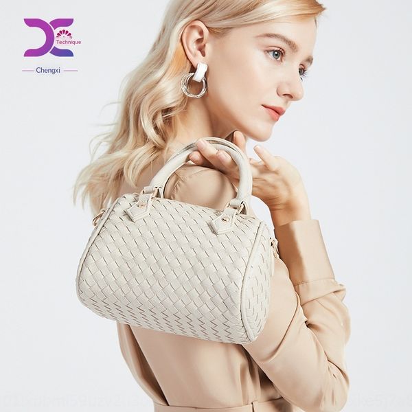 

guangzhou 2020 women's all-match shoulder messenger woven chain shoulder small square bag small square bag