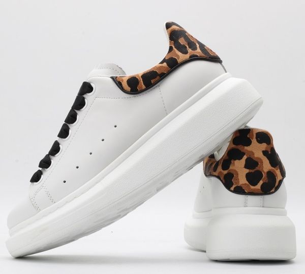 

sneakers fashion adesigner classic increase in shoes casual comfort couple sneakers men and women white shoes, Red;white