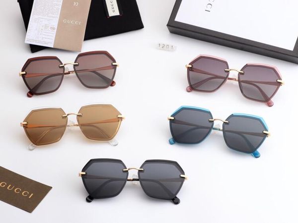 

2020 new luxury fashion sun glass oval frame coating mirror uv400 lens carbon fiber legs summer style eyewear purchasing rate ultra-high, White;black