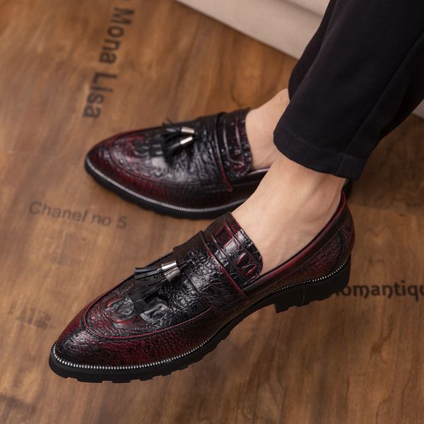 

fashion men leather pointed toe retro tassel flats casual shoes soft loafers slip on driving shoes sapatos masculino big size ii, Black