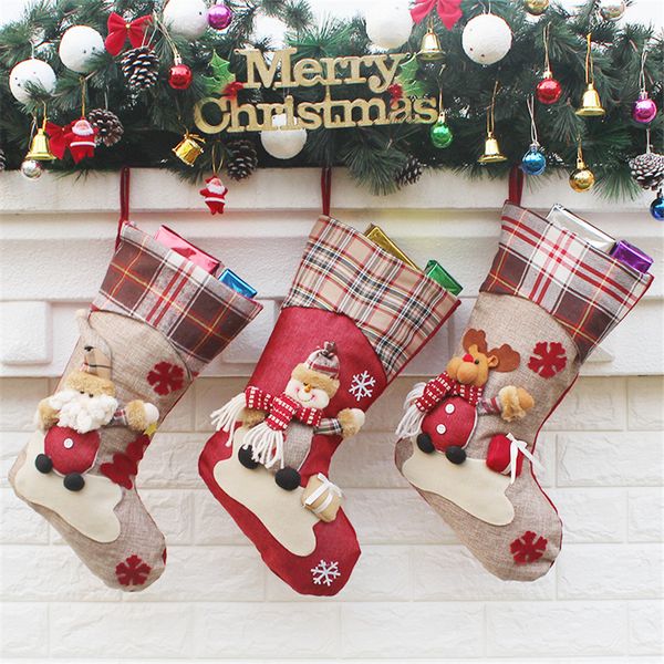 Personagem Meia do Natal de Santa do boneco de neve da rena Xmas presente de doces sacos do partido Decoração de suspensão do Natal Acessório JK1910