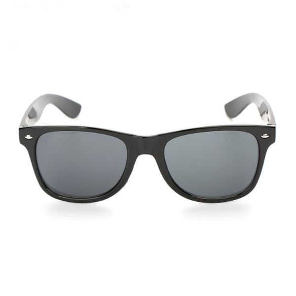 

2020 new fashion black frame women square sunglasses classic men retro rivet shades brand designer sun glasses gafas uv400, White;black