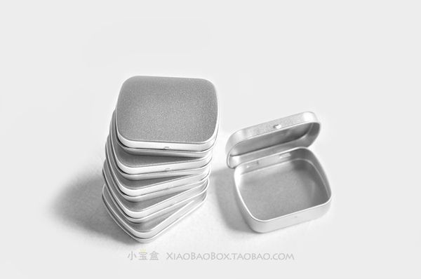 All'ingrosso- Spedizione gratuita 10 pz / lotto Mini scatola di latta di ferro satinato Scatola di immagazzinaggio di francobolli di gioielli portatile in argento / bianco di alta qualità