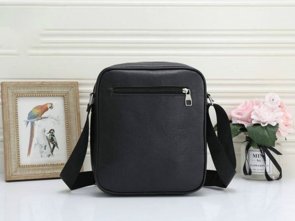

2020 arrival designer bag fashion casual luxury shoulder bag simple zipper designer crossbody bag