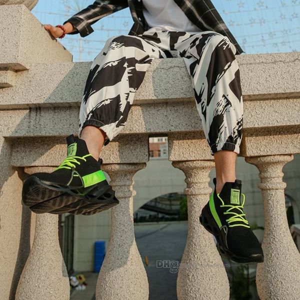 

дешевые горячая продажа мода мужская обувь mesh дышащие кроссовки walking мужчины обувь new комфортная легкие кроссовки aa-200228074