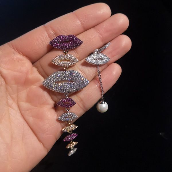 

fashion- silver needle asymmetric lip earrings colour ultra-flash zircon earrings
