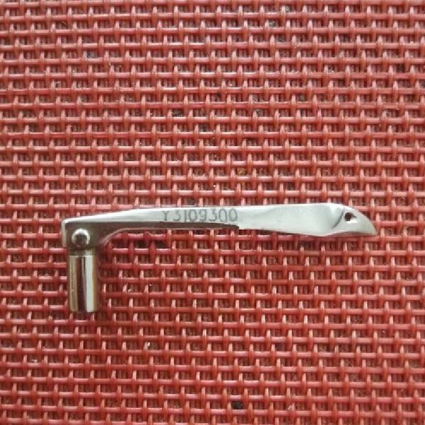 

y3109300 looper for yamato vc2700 2600 sewing machine, Black