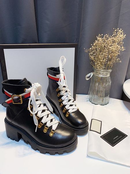 

Sapatos ocasionais yu00001