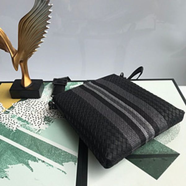 

2020 latest ttega woven shoulder inclined shoulder bag 82269 light bread designer gold and silver chain 67087bv