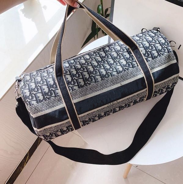 

designer luxury handbag large capacity women travel bags 2019 sale quality men shoulder duffel bags carry on luggage keepall bottom