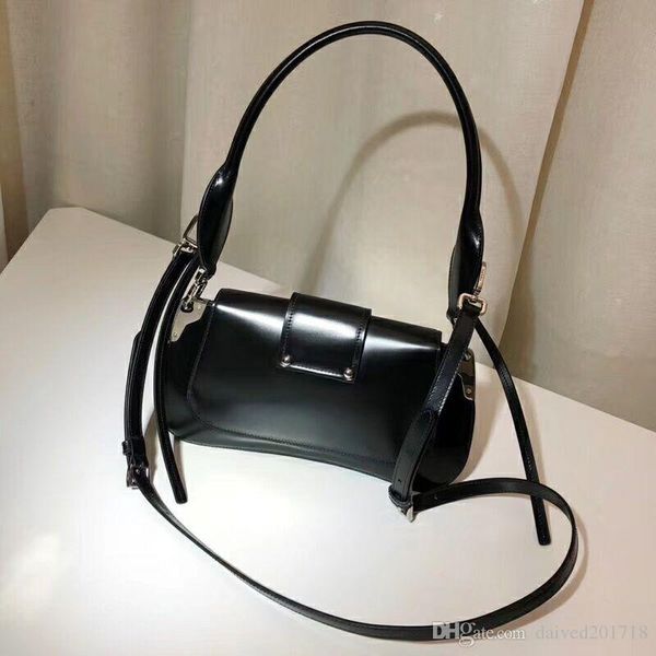 

новый европейский классический роскошный стиль дамы моды мешок руки, мешок плеча, ювелирные украшения заклепки, чистая кожа, интерьер разнос