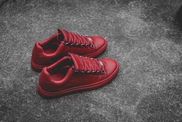 

with box] luxurious designers arena low sneakers shoes red,black,white leather men's brand kanye west casual walking flats shoes 38-46