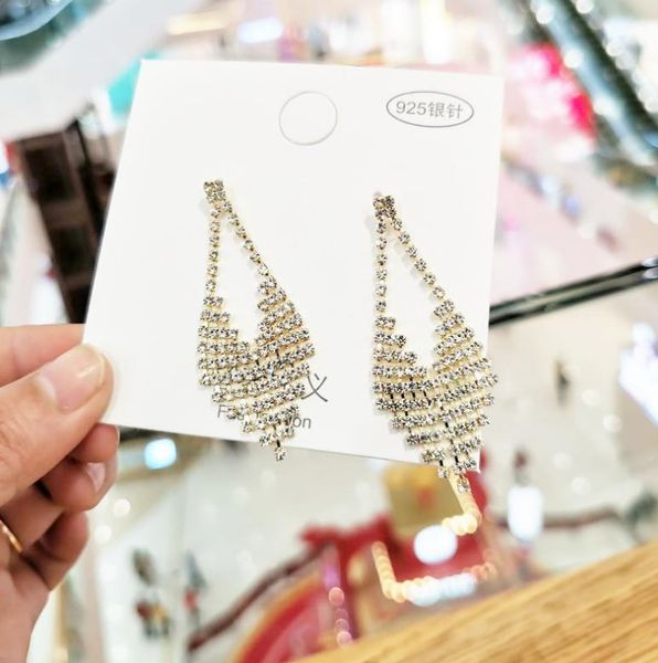 

new 8 styles of korean designer luxury with the same style as tone s925 silver girl fashion boutique simple earrings delivery