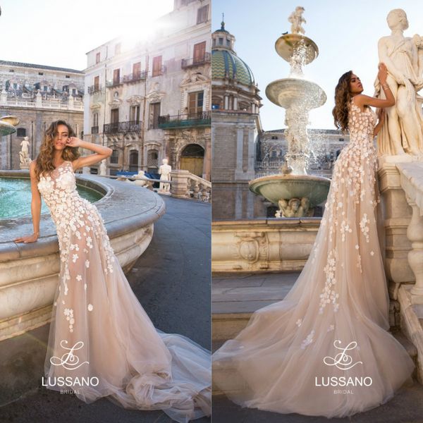 

lussano boho свадебные платья 2019 jewel шеи линия развертки gowns поезд кружева цветочные аппликация бич свадебное платье сшитое bohemian с, White