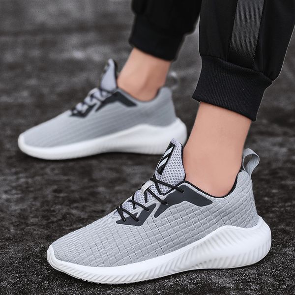 

knitted breathable running shoes, fashionable and comfortable men's sports shoes