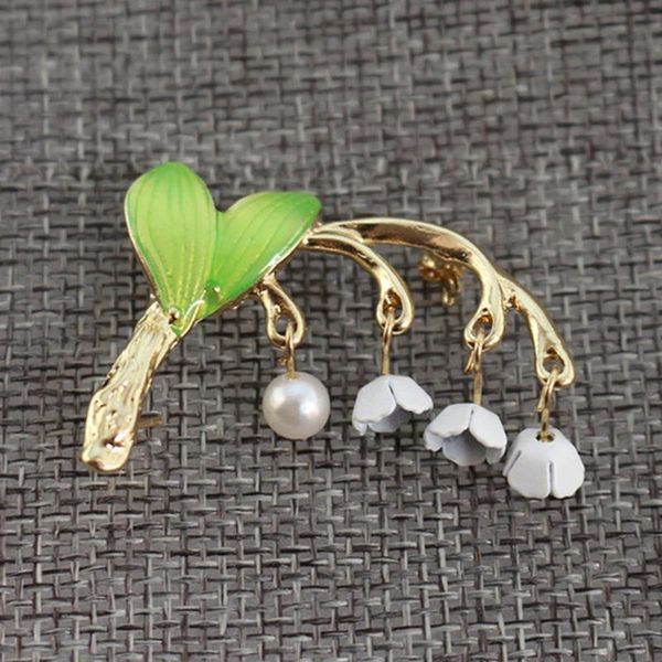 

1pc new lovely green enamel brooch lily orchid leaves brooch feather pin women's men can wear brooch pearl pendant jewelry weinw