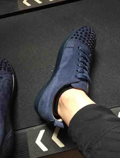 

leather tspikes junior red bottom sneakers lowfashion sneakers,sheepskin men women flat sneaker lace-up,the bottom red luxury men shoe, Black