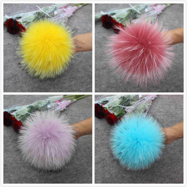 

2019 new color diy natural real raccoon fur pompoms fluffy genuine fur pompom for winter women hat beanies knitted cap skullies