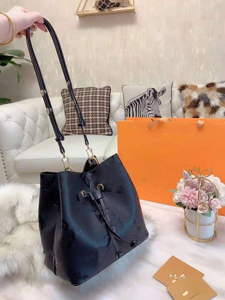 

vogue of new fund of 2020 ms large capacity bucket bag embossed joker single shoulder handbag messenger bags girls women luxury handbag