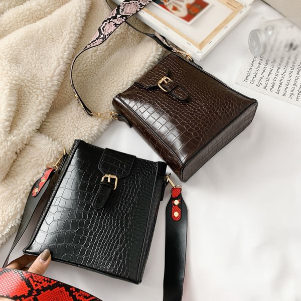 

stone pattern shoulder crossbody bag for women large capacity leather designer bucket bags lady snakeskin belt brand handbag