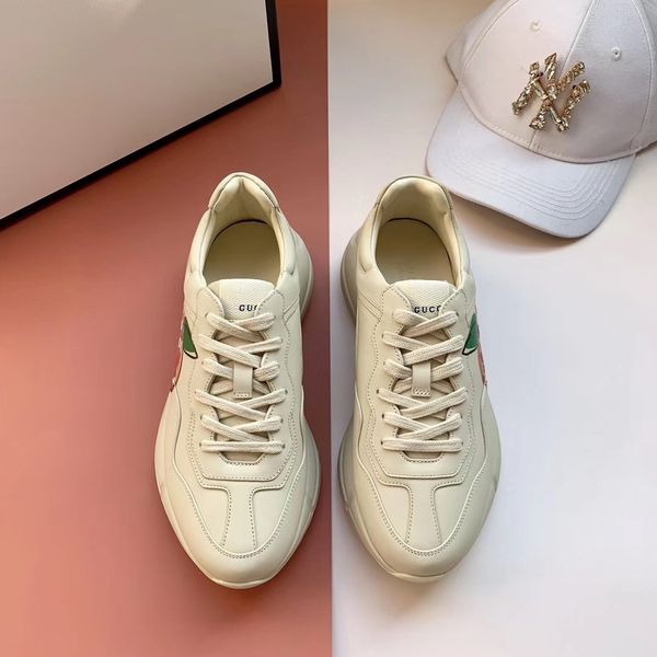 

2020 new wu high-quality couple thick-soled casual sneakers men's casual sneakers ladies daily casual shoes
