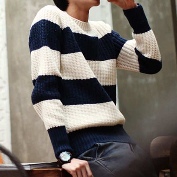 

winter men sweater hedging sweater loose coat color stripe, White;black