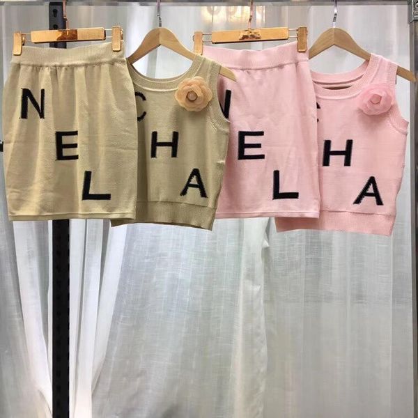 

Women de igner knitting t hirt and mini kirt printing letter lim knitting dre