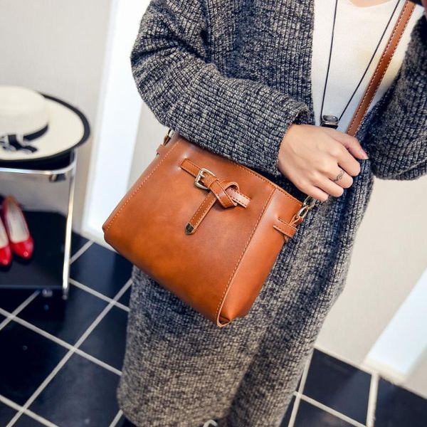 

2020 new women's shoulder bag retro women's bag messenger small ladies shoulder belt bucket small square