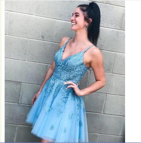 

unique design lace short homecoming dresses v-neck appliques backless tulle cocktail gowns stylish mini formal party prom dress vestidos, Red