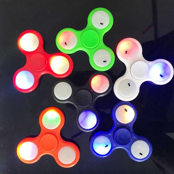 

новый 2019 demon led finger спиннеры трилистник glowing finger gyro led фонарь finger gyro красочный завод оптовая