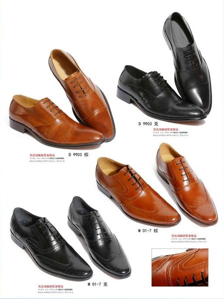 Britische minimalistische Lederstiefel, hohe männliche Schnürstiefel, Ochsenleder, Metallschnalle, Mokassin-Schuhe, Leder, rote Unterseite, Loafer, glänzender Mokassin, Business-Casual, große Größe