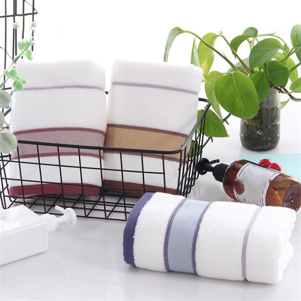 

производители оптовых хлопчатобумажных абсорбирующих полотенец моют взрослую пару мужчин и женщин домашнее мягкое хлопчатобумажное полотенце