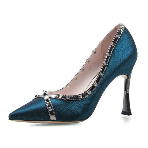 

korean version of rivet pointed high heel women's shoes 2019 autumn and winter new stiletto shallow fashion shoes, Black