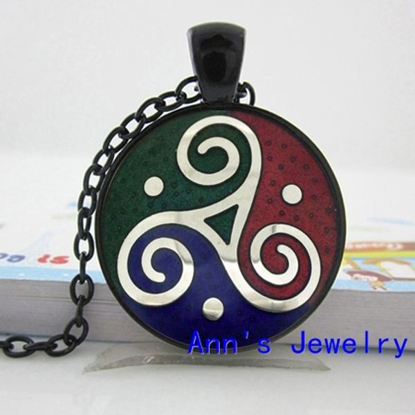 

2020 triskele neckalce triskele art glass cabochon jewelry glass dome pendant necklace hz1, Silver