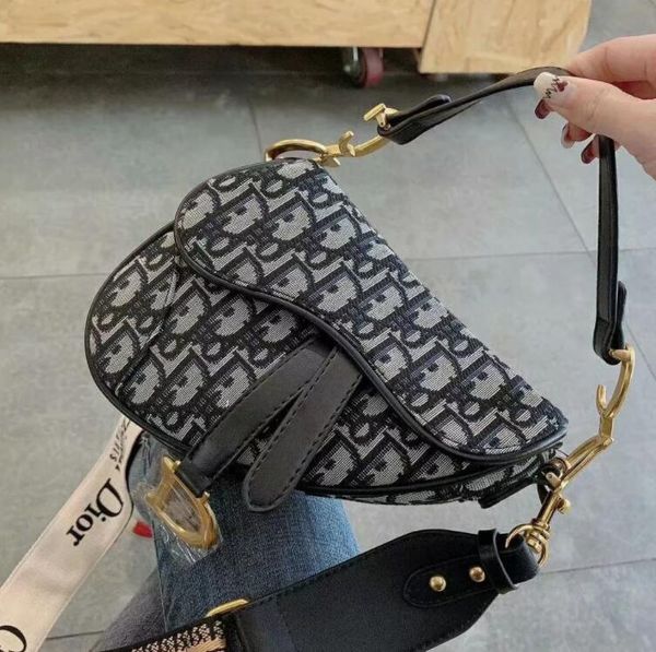 

2019 d ladie houlder bag ladie popular addle bag ladie handbag fa hion exqui ite me enger bag ix color ize 20 16