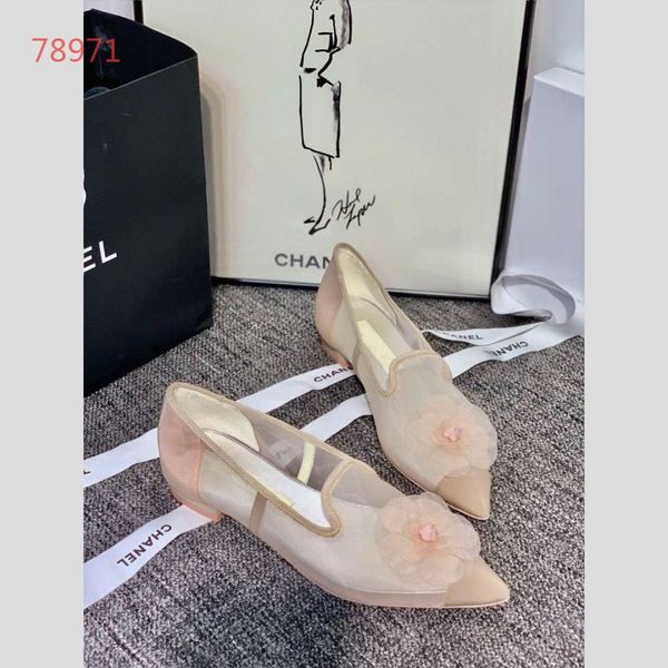 

Женские сандалии на низком каблуке шикарная обувь с цветочным украшением марля д