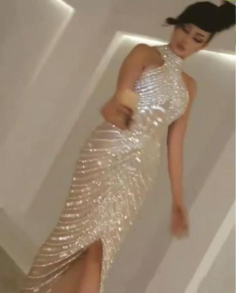 

2019 сексуальные театрализованные платья высокие шеи бисером ню мода сплит длиной до пола, вечерние платья с замочной скважиной дизайн 883, White;red