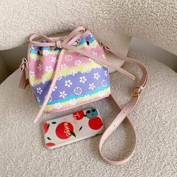 

ins радуга bucket bag женские сумки на ремне новая мода многоцветный сумки малый сумки высокого качества