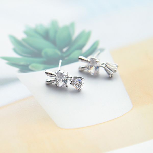 

new s925 silver earrings for girls in europe and america cute girl heart pink earrings fashion student accessori